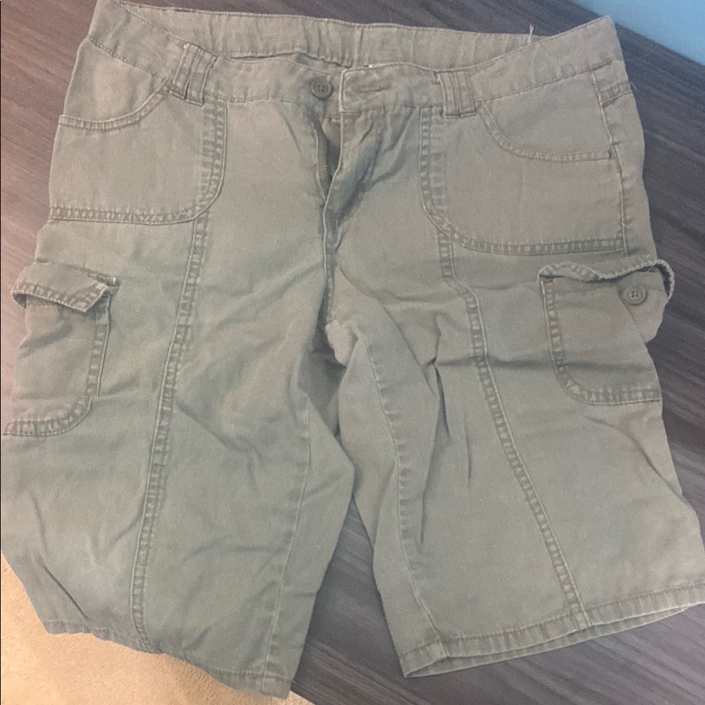 Girls Arizona Jeans Co Green Cargo Shorts Size 16 1/2 Plus Adjustable Waist Tabs